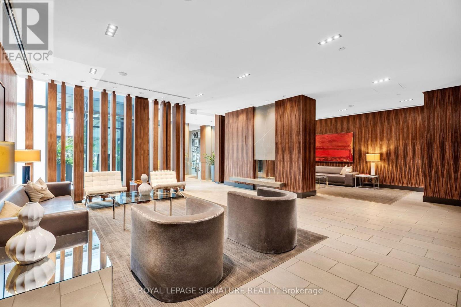 316 - 33 Lombard Street Property Photo 3