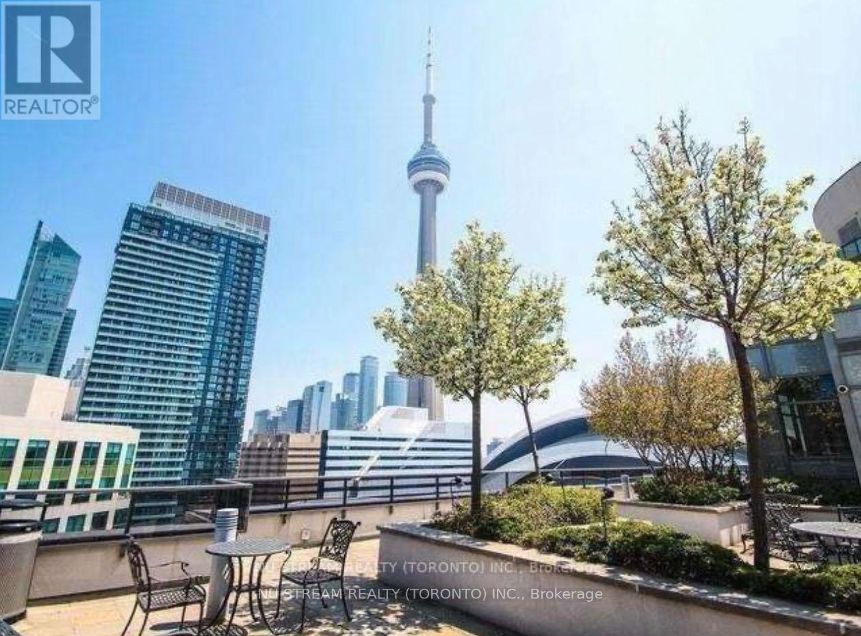 315 - 20 Blue Jays Way Property Photo
