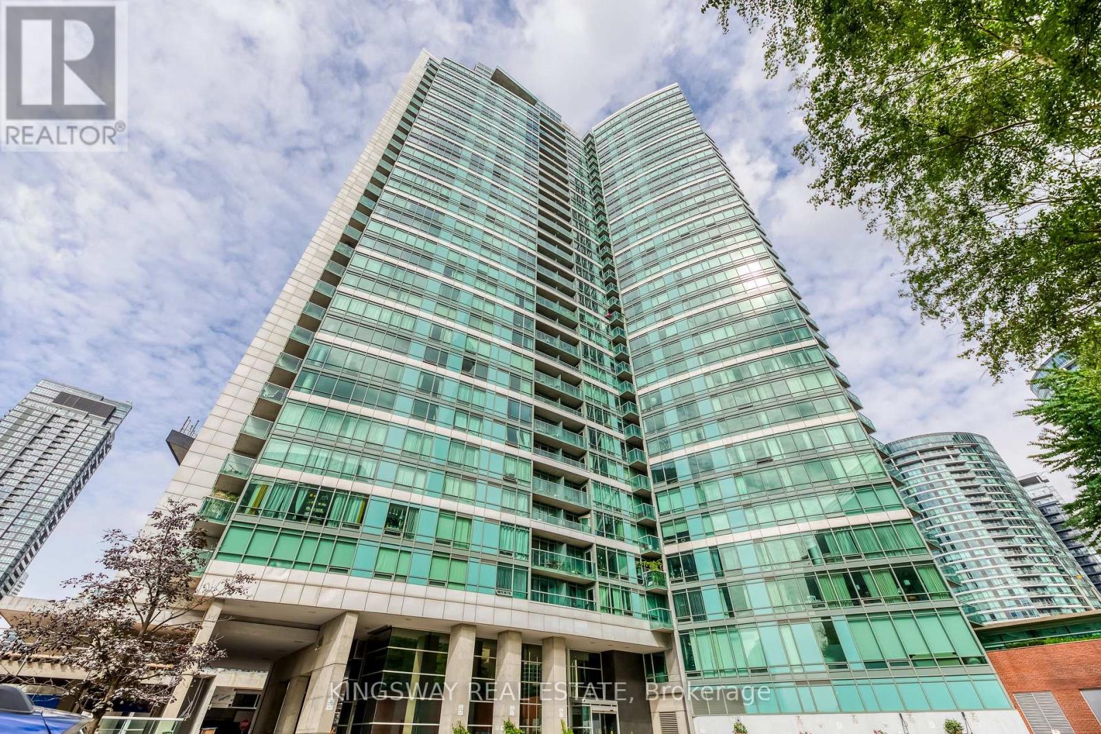3511 - 81 Navy Wharf Court Property Photo 2