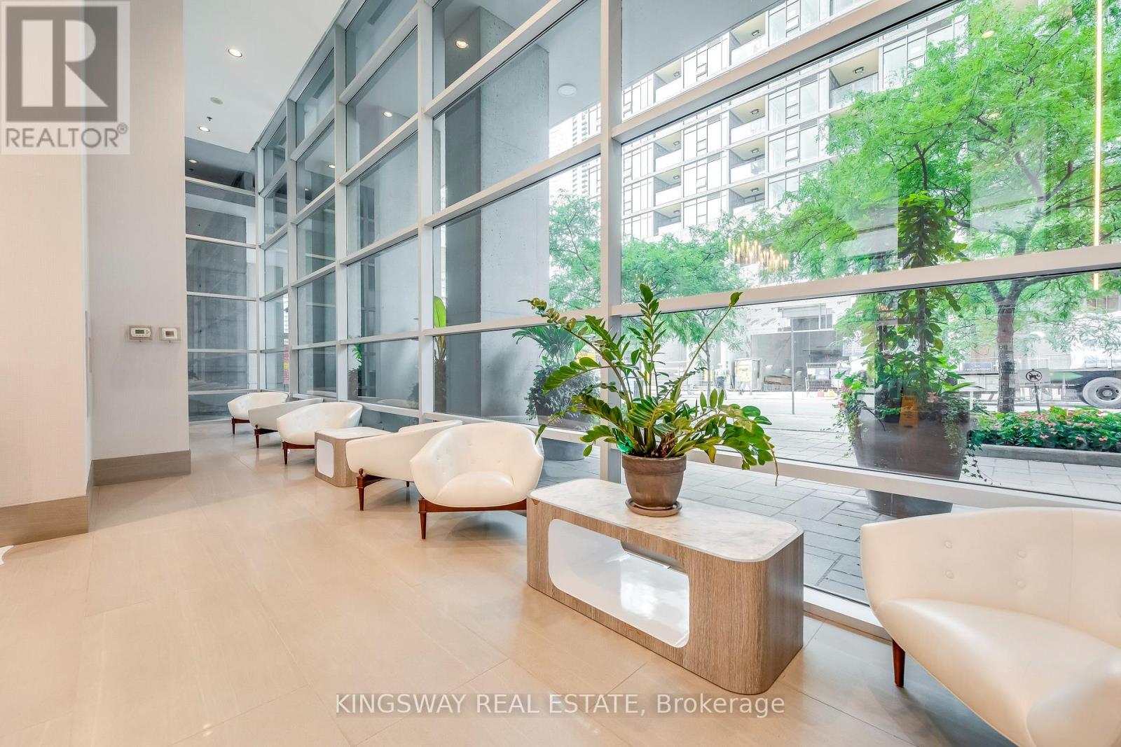 3511 - 81 Navy Wharf Court Property Photo 5