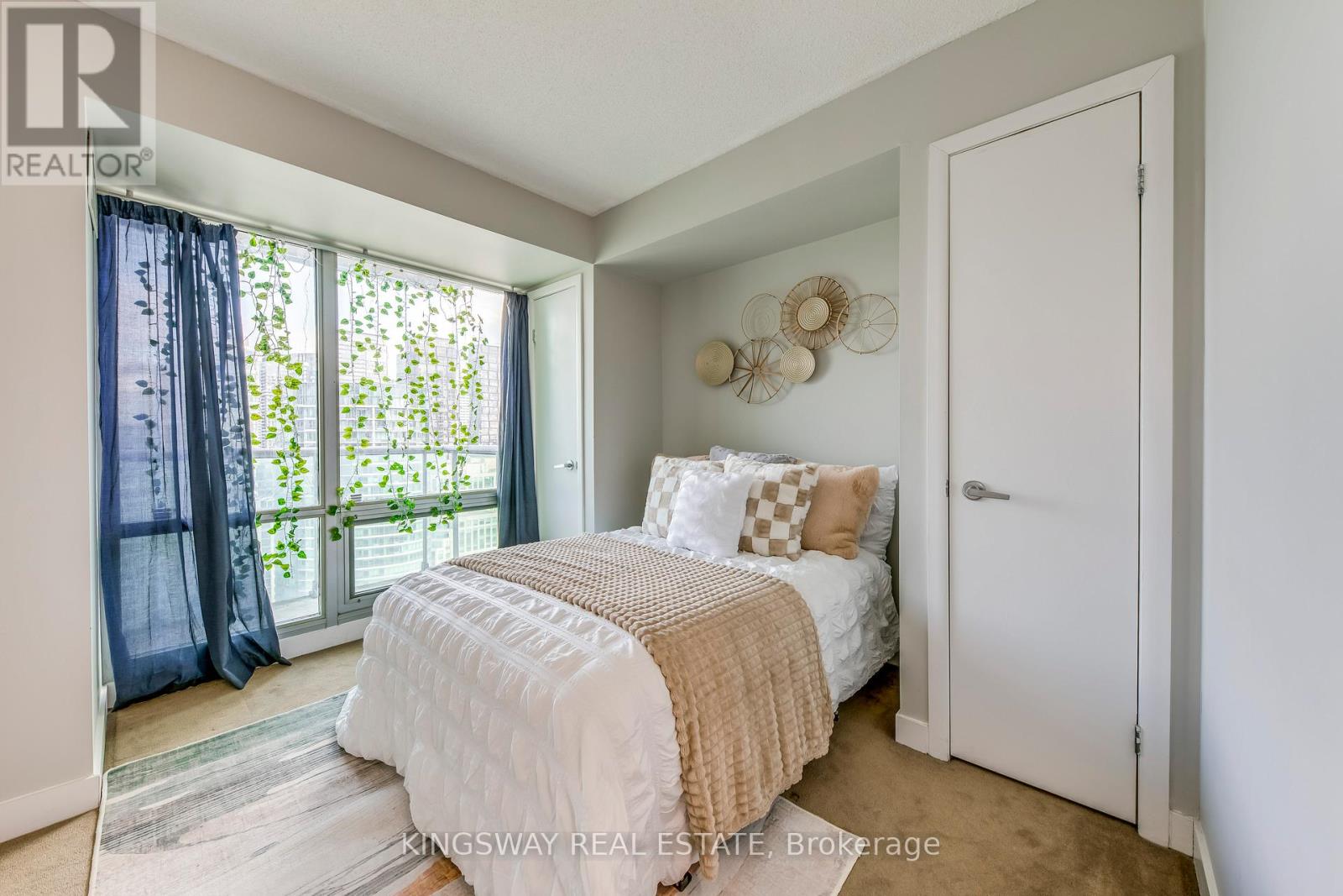 3511 - 81 Navy Wharf Court Property Photo 22