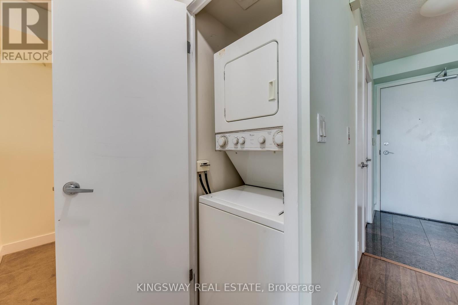 3511 - 81 Navy Wharf Court Property Photo 26