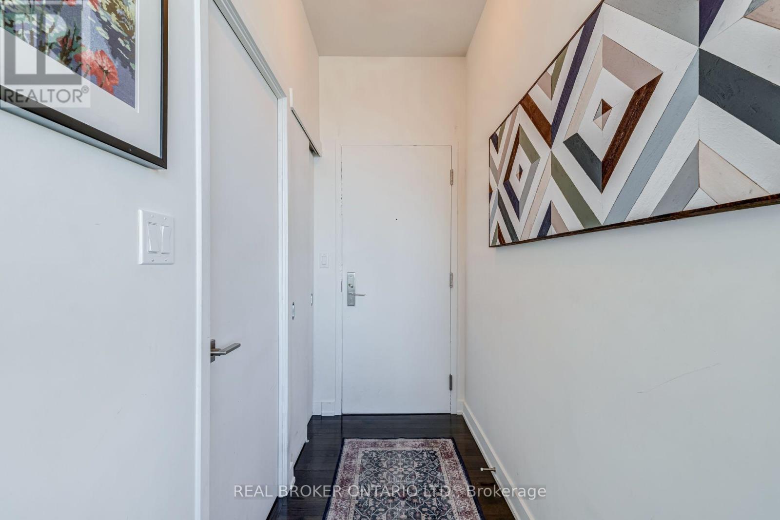 Ph02 - 126 Simcoe Street Property Photo 3