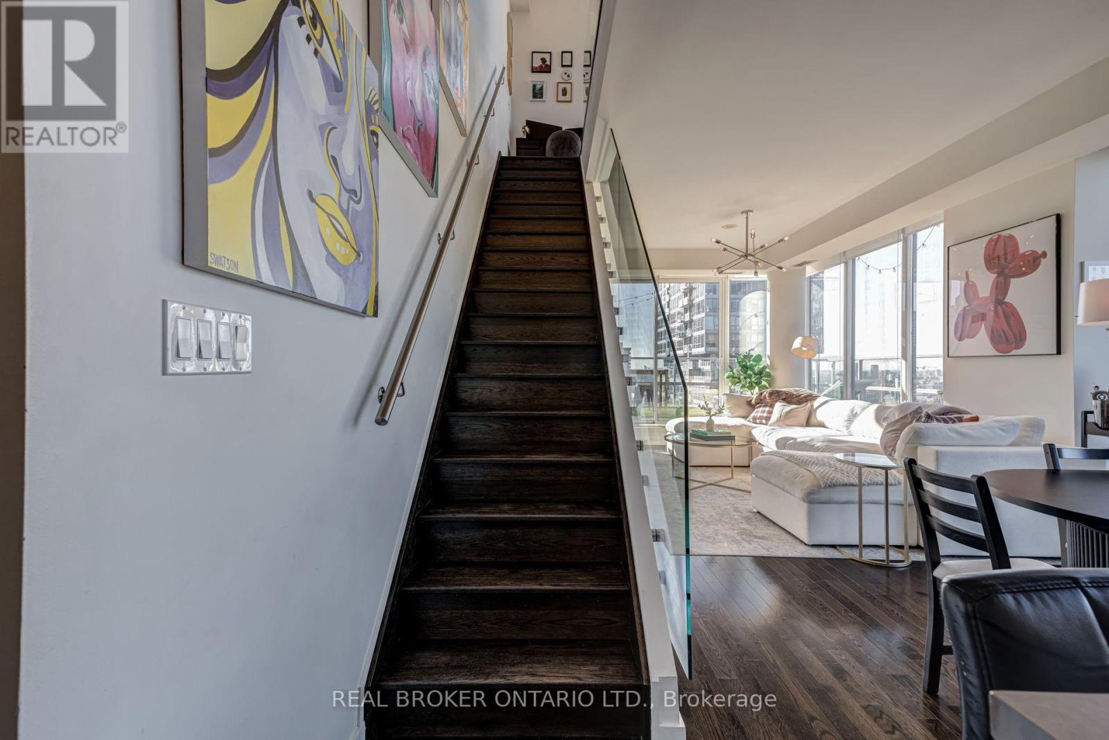 Ph02 - 126 Simcoe Street Property Photo 12