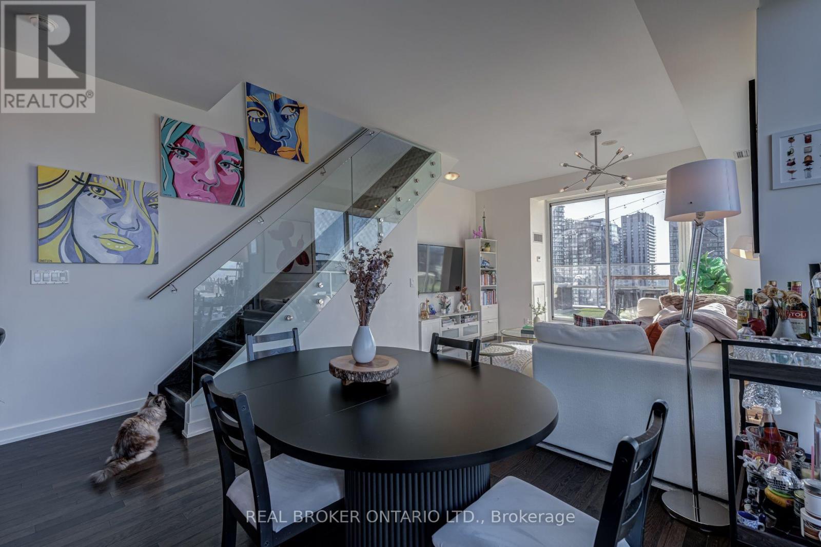 Ph02 - 126 Simcoe Street Property Photo 11