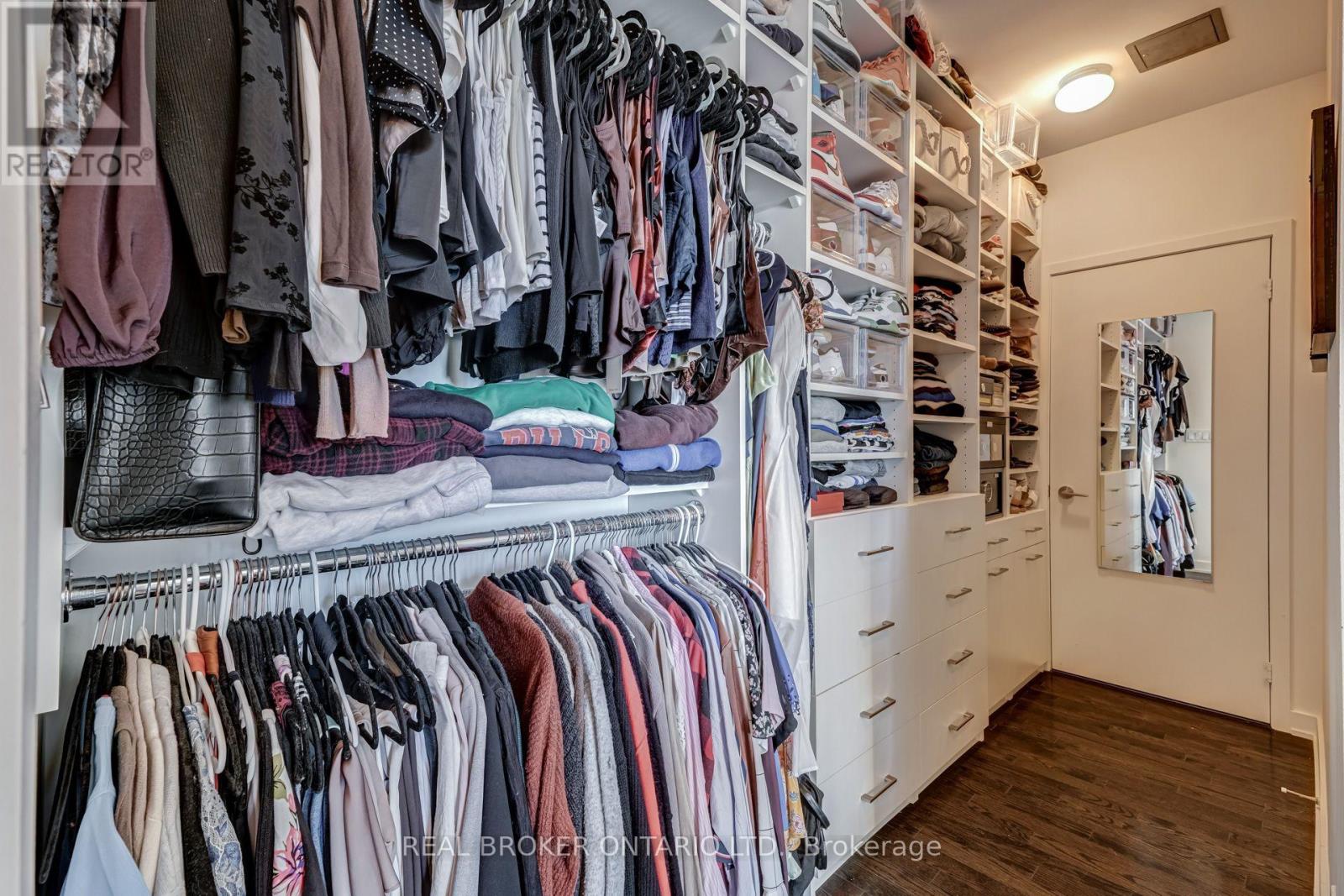 Ph02 - 126 Simcoe Street Property Photo 16