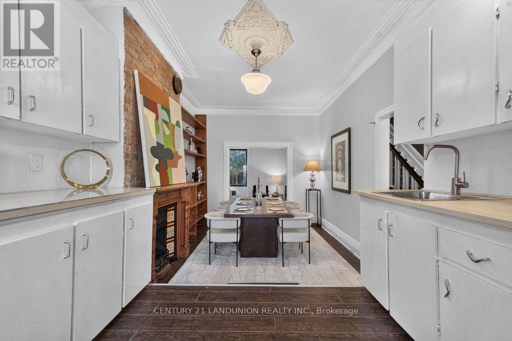 469 Richmond Street E Property Photo 10