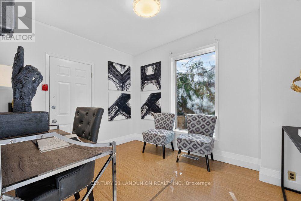 469 Richmond Street E Property Photo 13