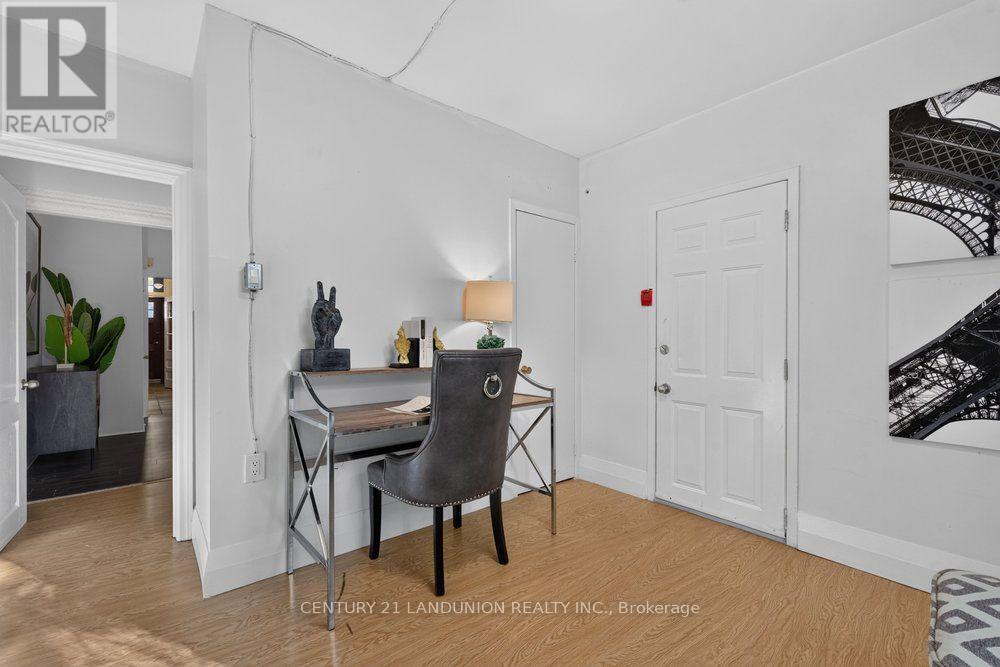 469 Richmond Street E Property Photo 14