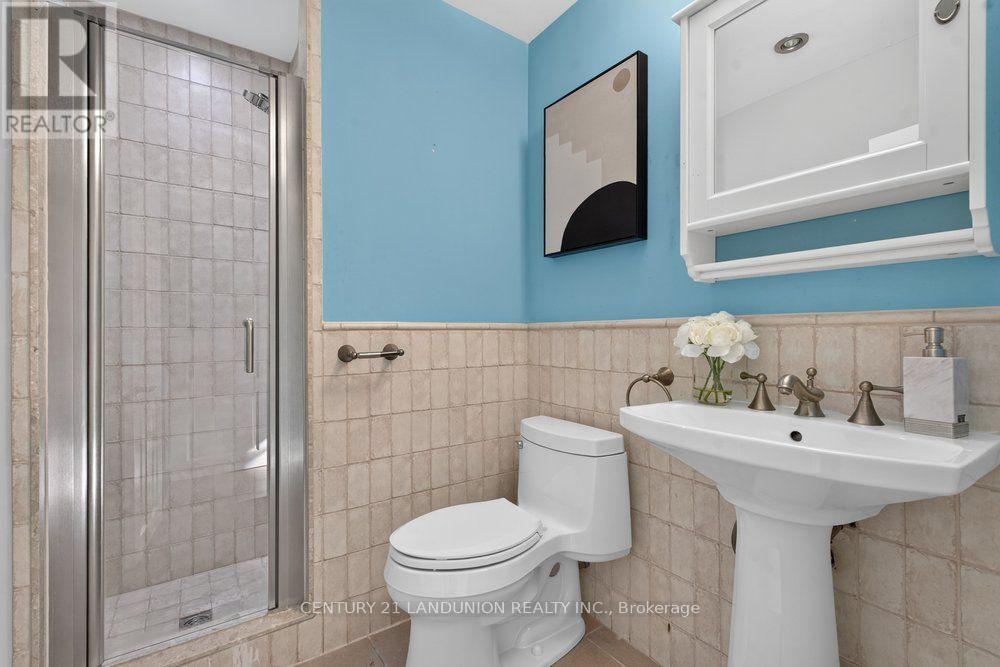 469 Richmond Street E Property Photo 16