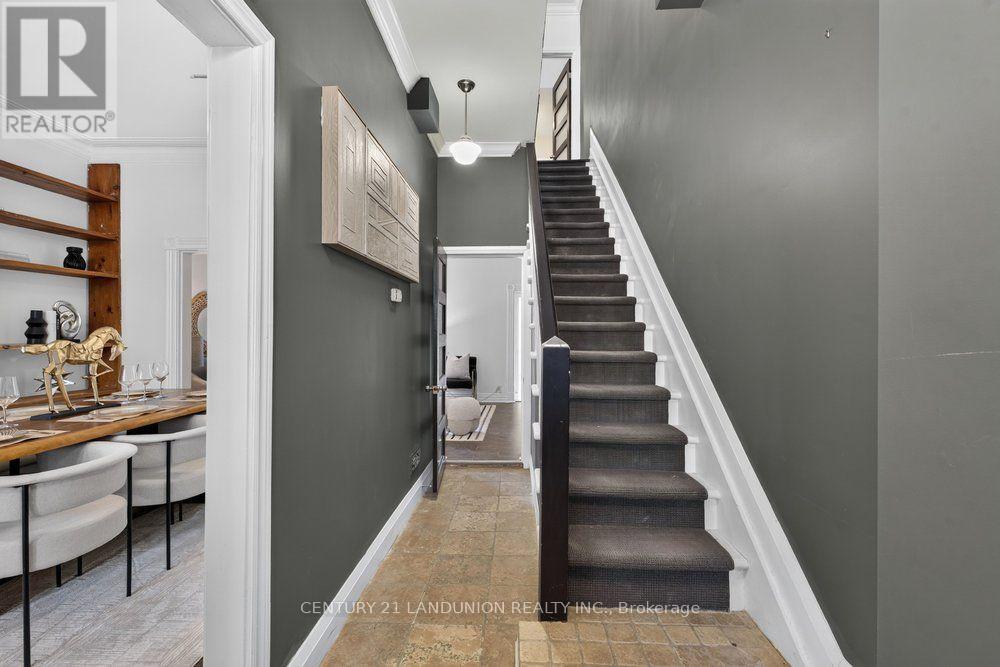 469 Richmond Street E Property Photo 17