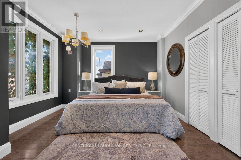 469 Richmond Street E Property Photo 19