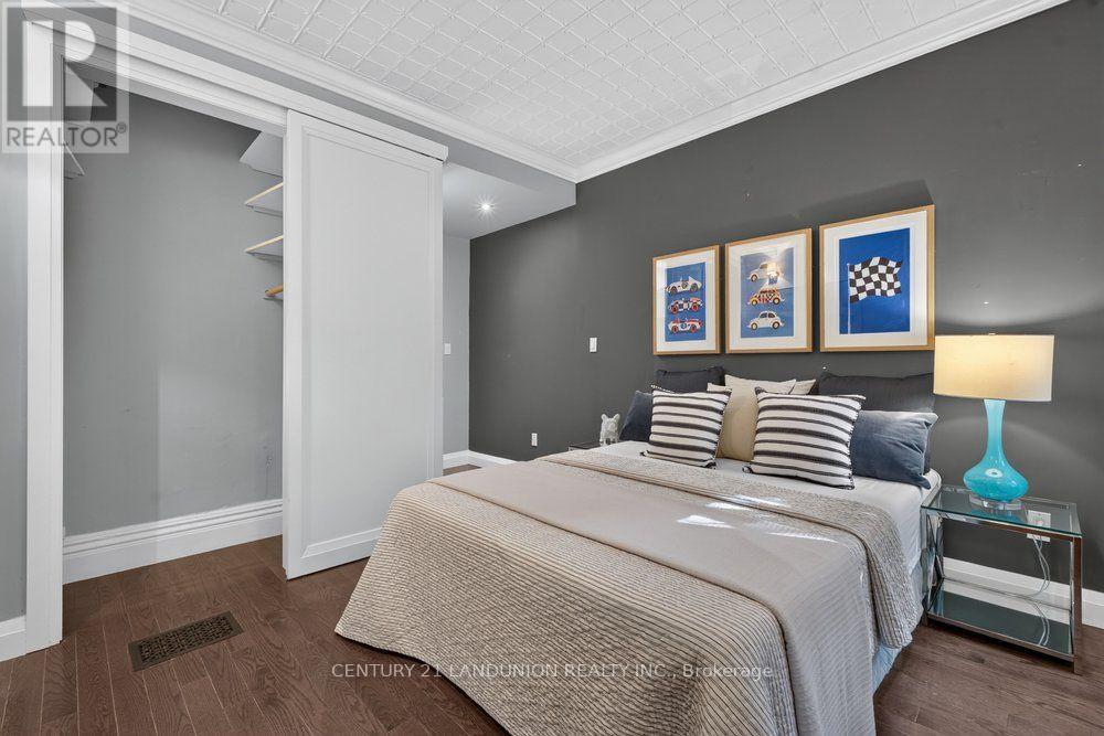 469 Richmond Street E Property Photo 22