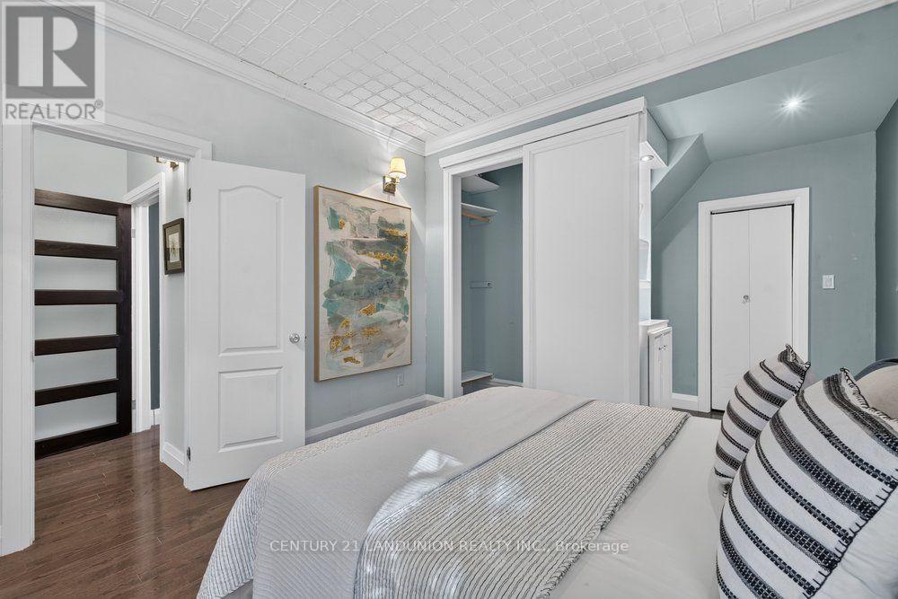 469 Richmond Street E Property Photo 23