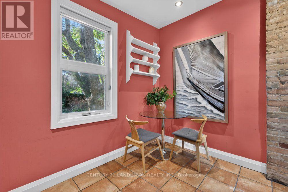 469 Richmond Street E Property Photo 28