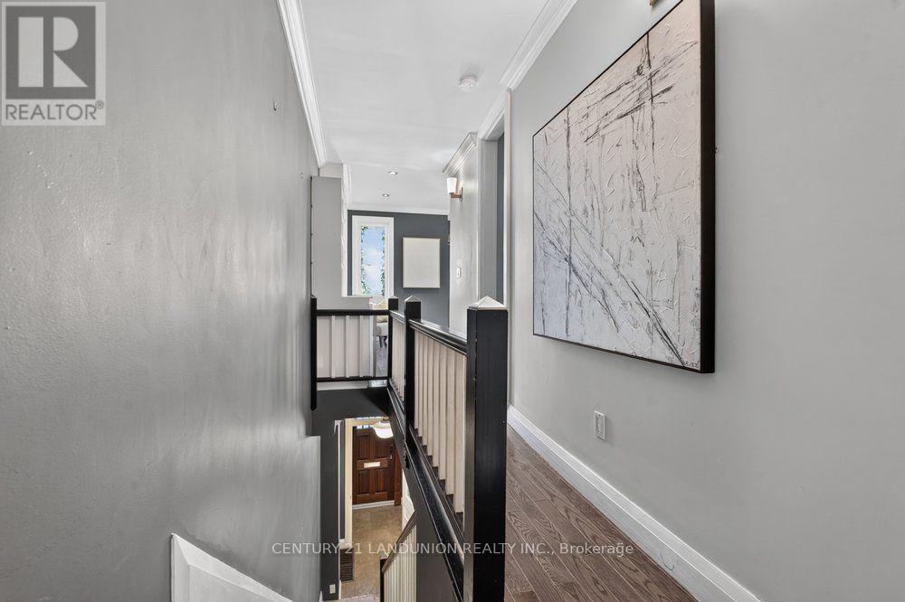 469 Richmond Street E Property Photo 29