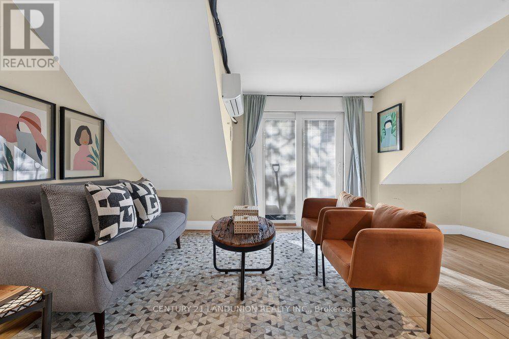 469 Richmond Street E Property Photo 35