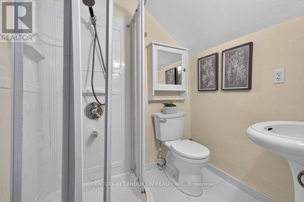 469 Richmond Street E Property Photo 38