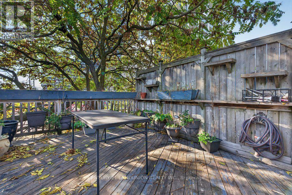 469 Richmond Street E Property Photo 40