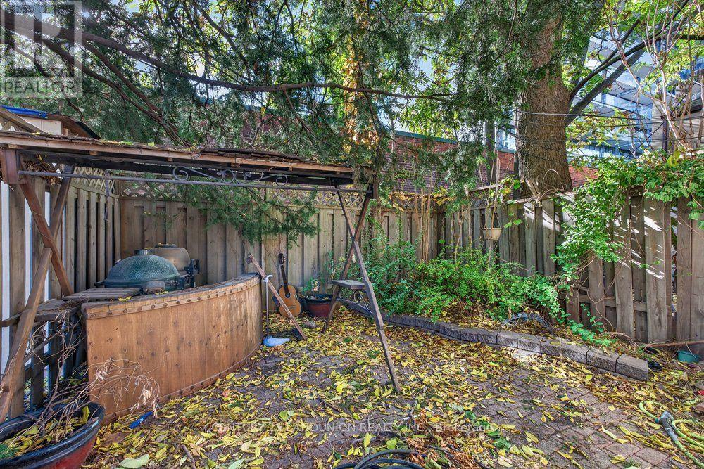 469 Richmond Street E Property Photo 41
