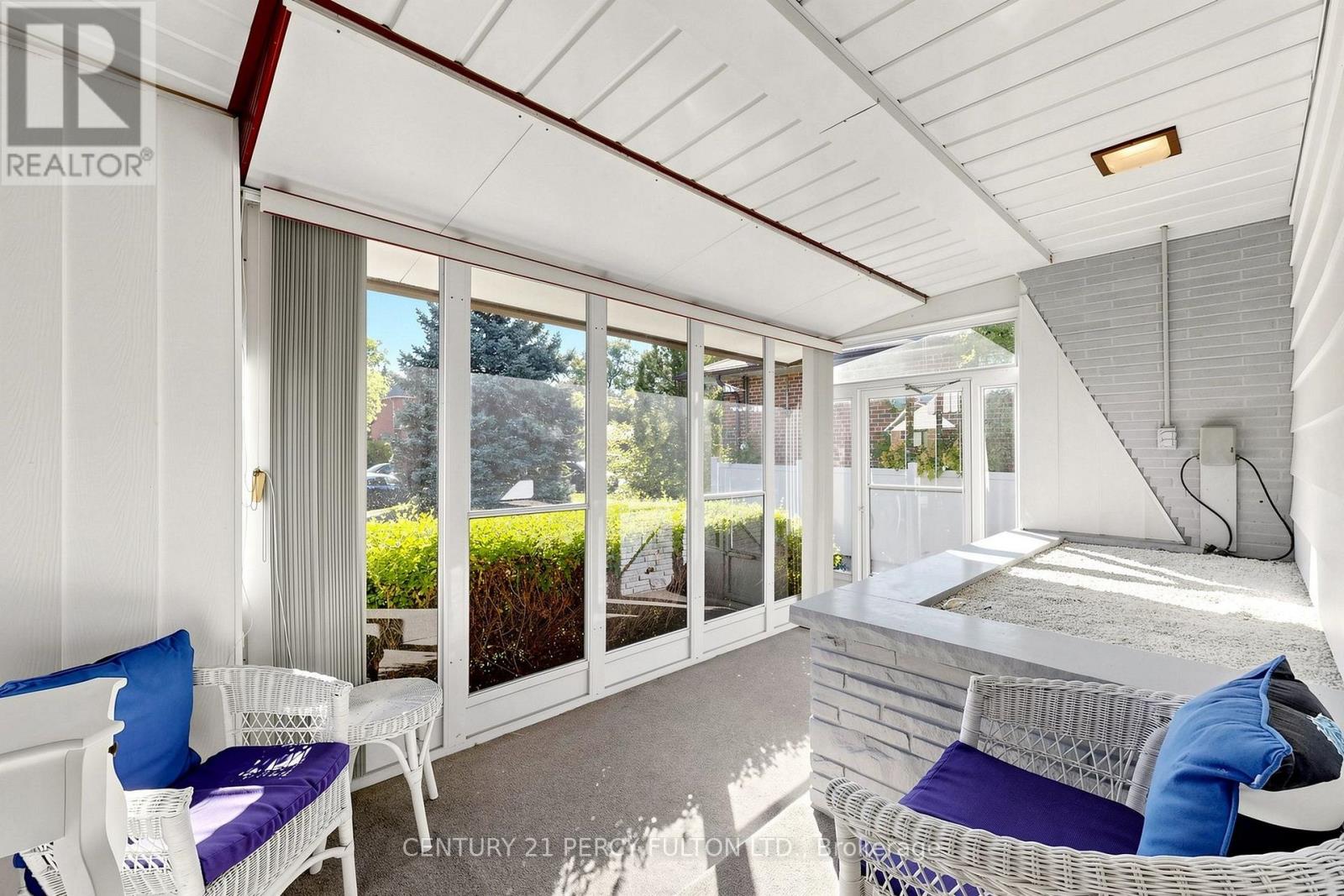 8 Wallbridge Court Property Photo 4