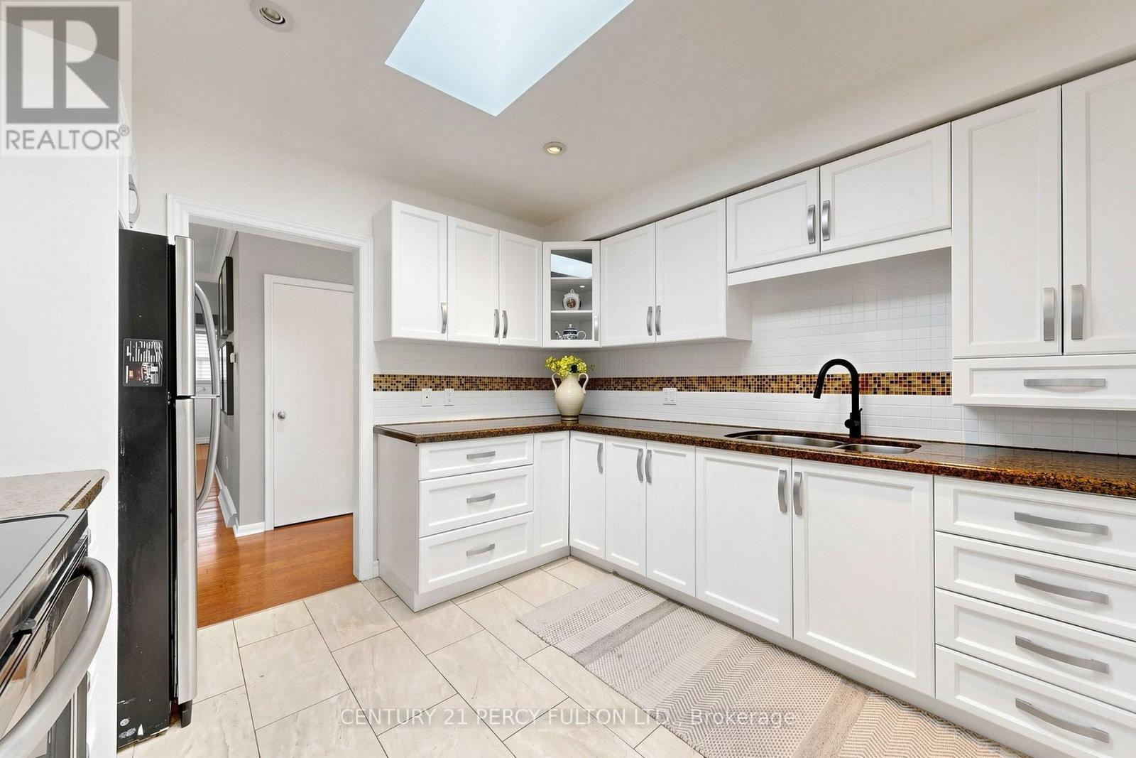 8 Wallbridge Court Property Photo 13