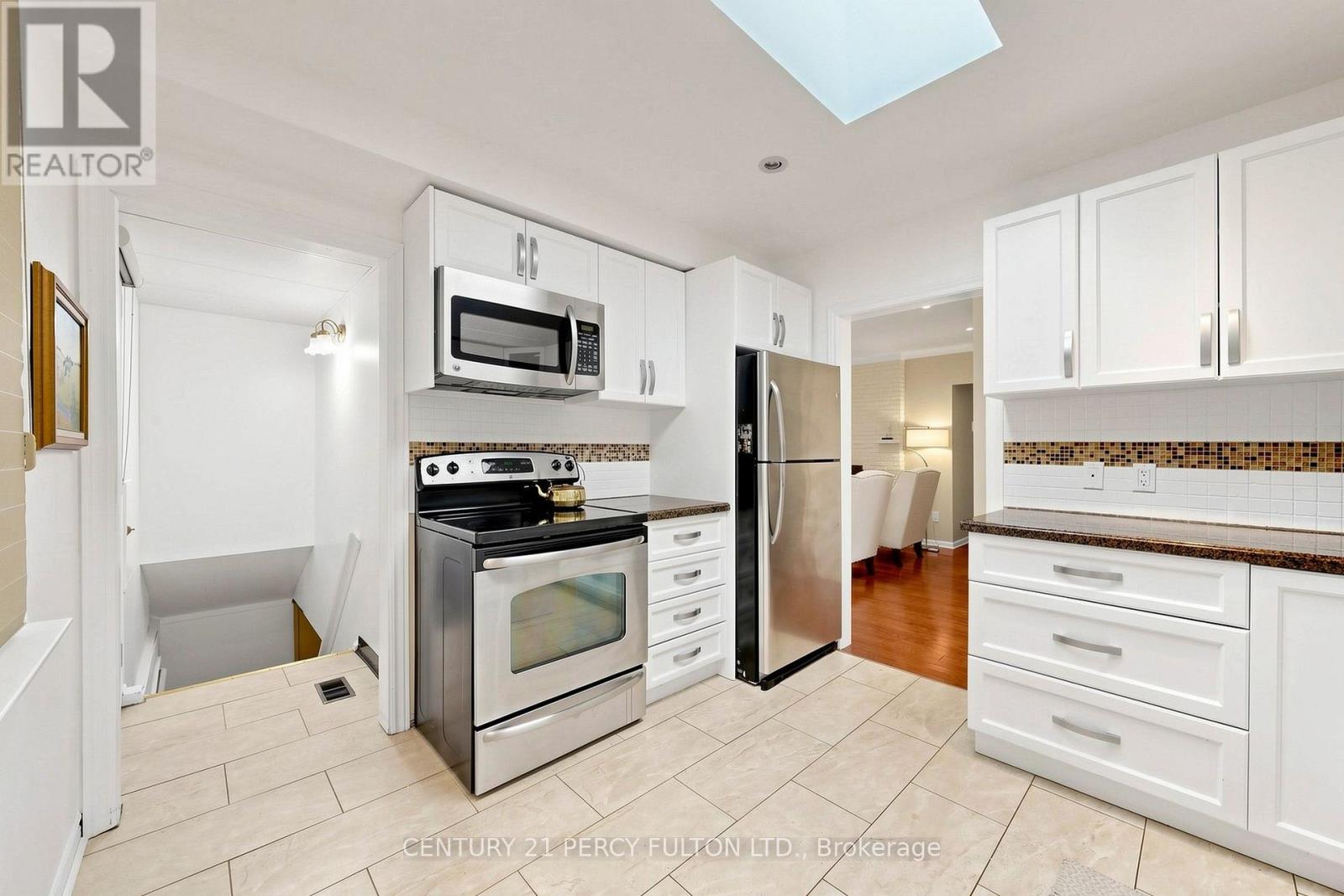 8 Wallbridge Court Property Photo 14