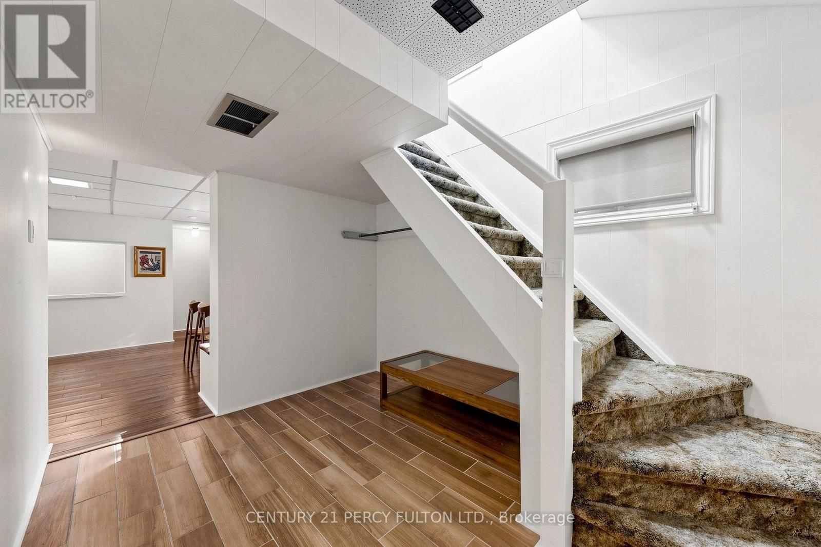 8 Wallbridge Court Property Photo 21