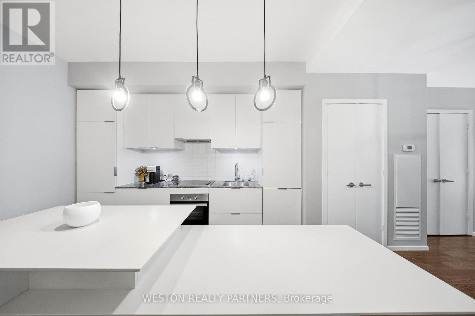 208 - 5 St Joseph Street Property Photo 5