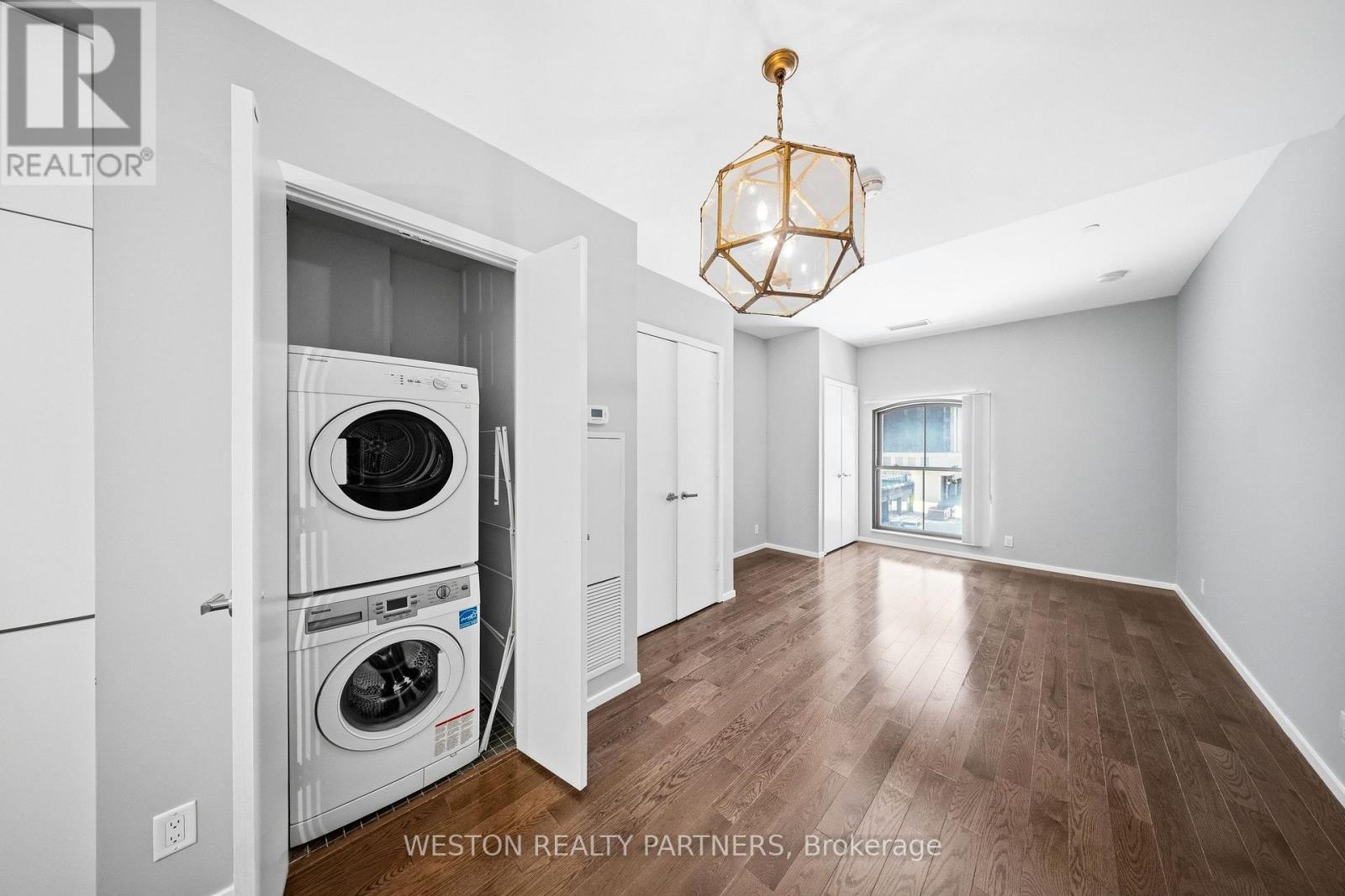 208 - 5 St Joseph Street Property Photo 8