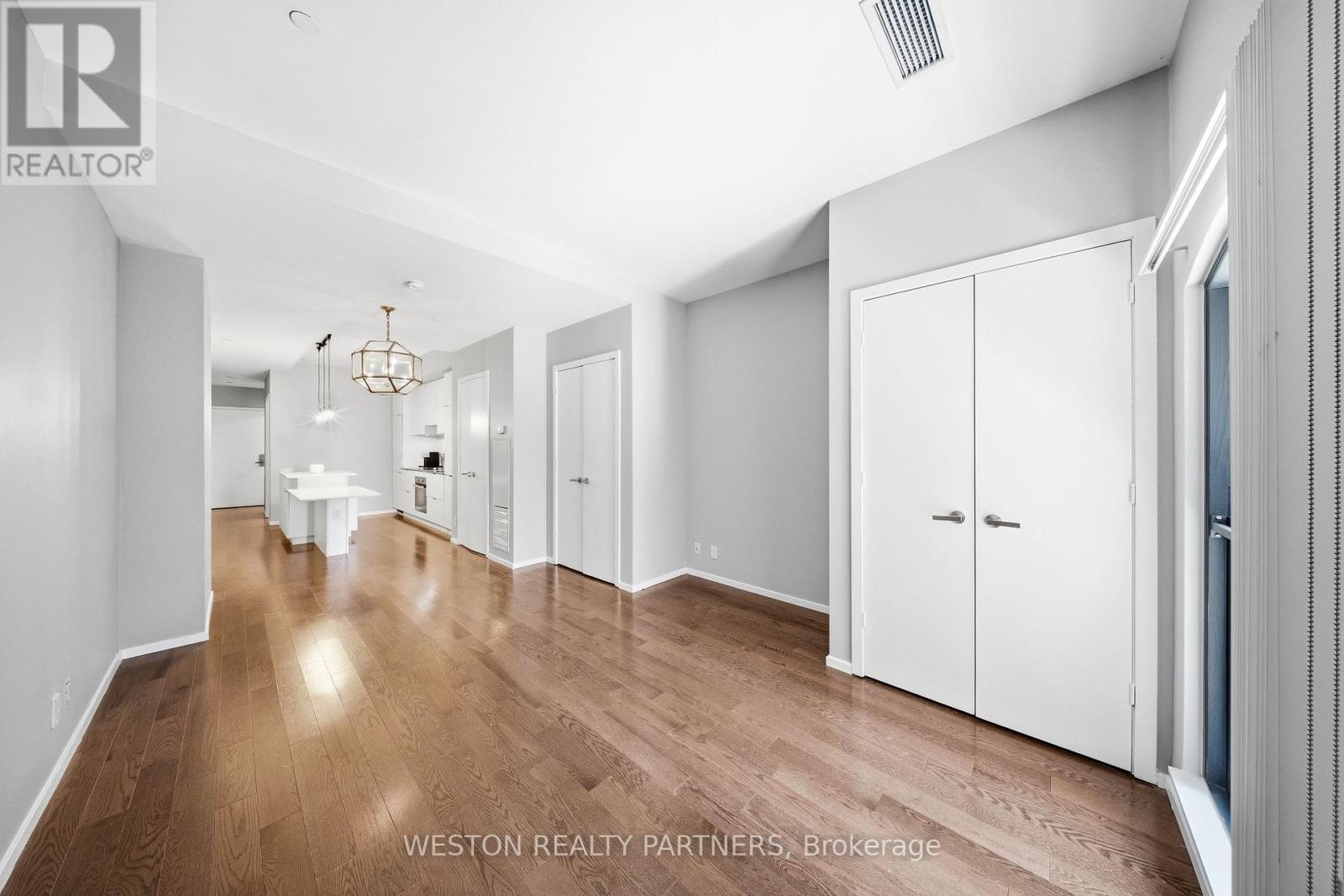 208 - 5 St Joseph Street Property Photo 9