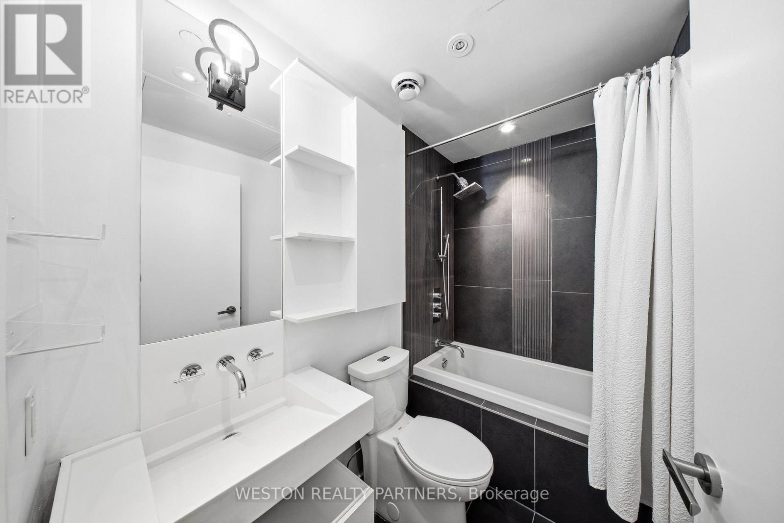 208 - 5 St Joseph Street Property Photo 10