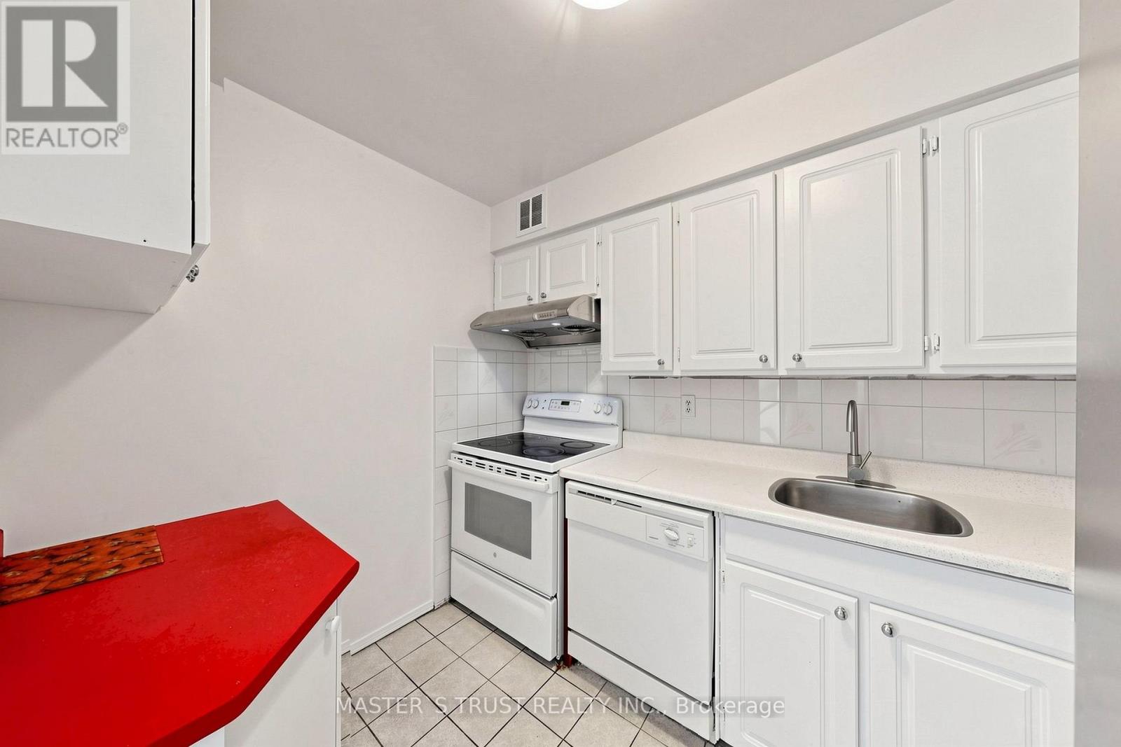 229 - 165 Cherokee Boulevard Property Photo 13