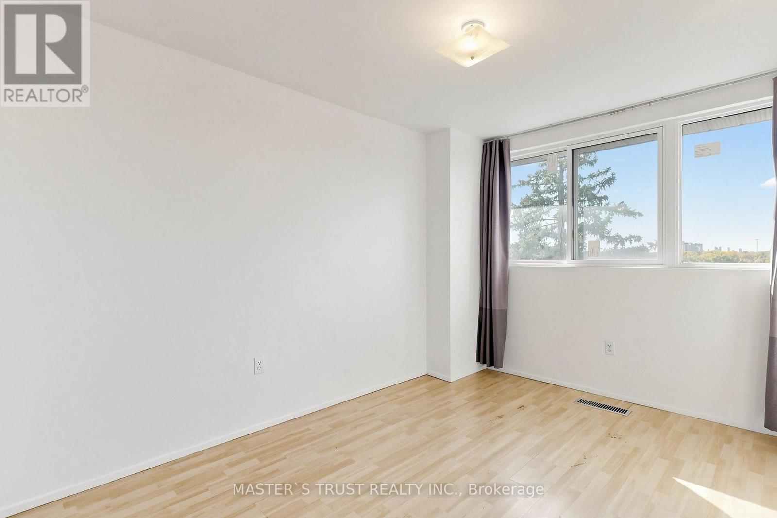 229 - 165 Cherokee Boulevard Property Photo 17