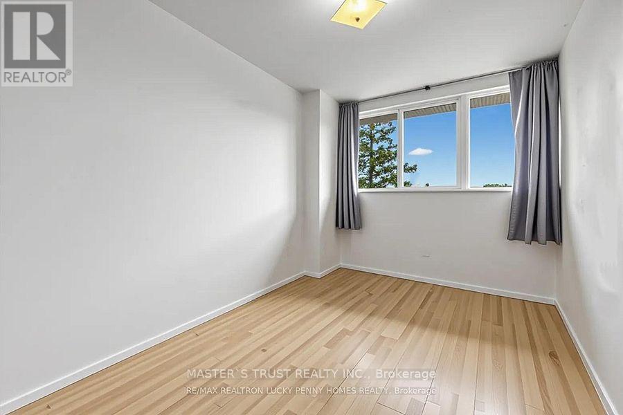 229 - 165 Cherokee Boulevard Property Photo 27