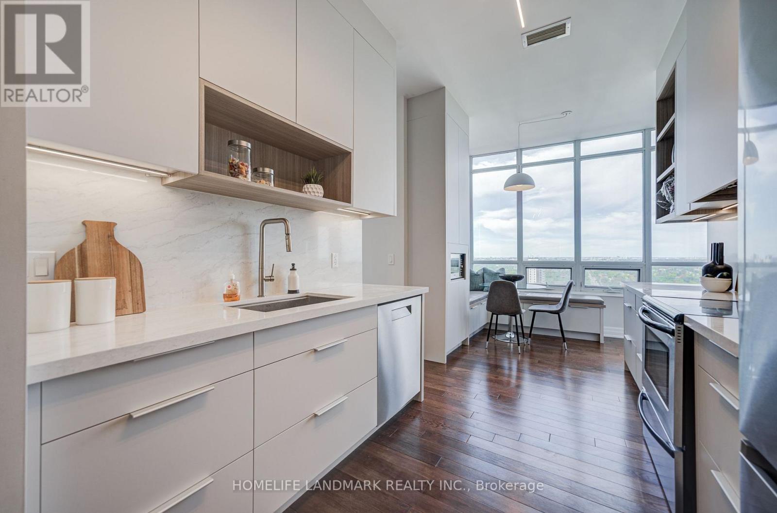 2302 - 500 St Clair Avenue W Property Photo 11