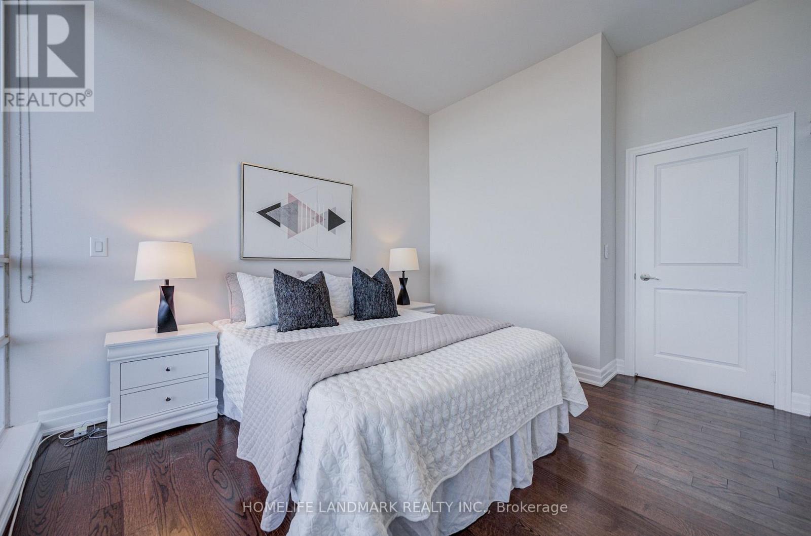 2302 - 500 St Clair Avenue W Property Photo 19