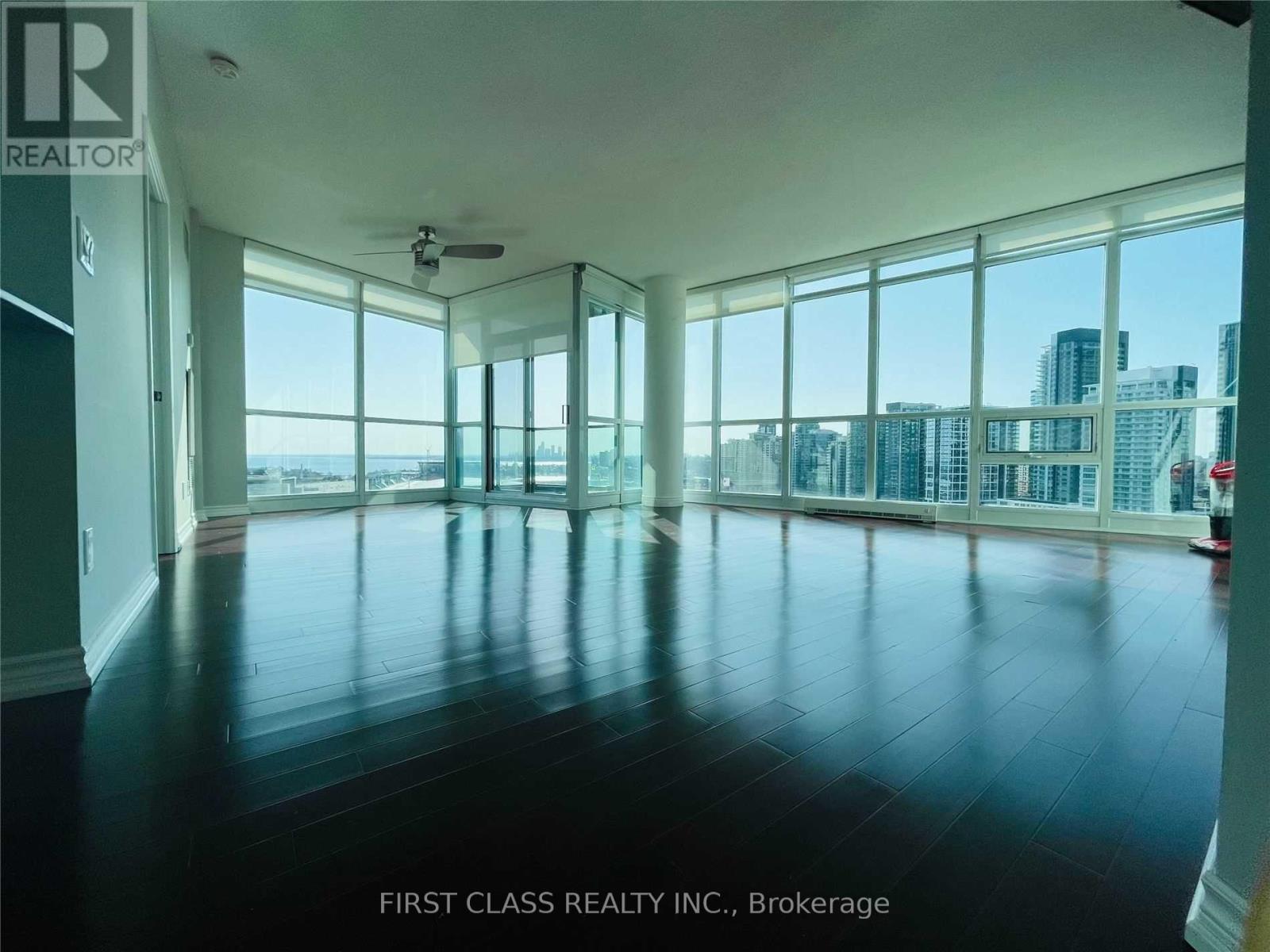 2004 - 231 FORT YORK BOULEVARD Property Photo 1