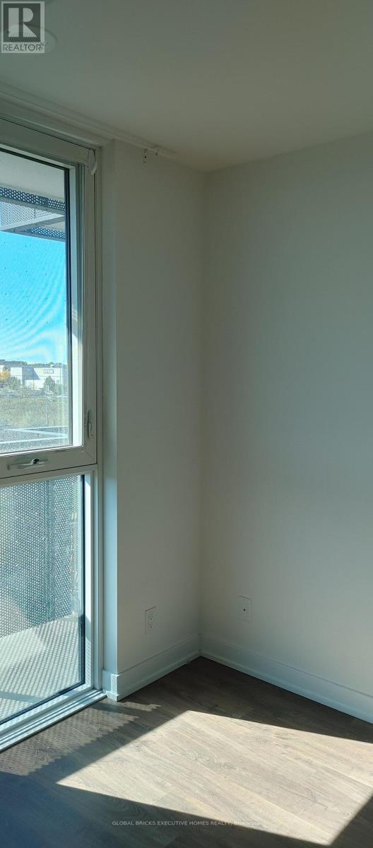 417 - 30 TRETTI WAY Property Photo 1