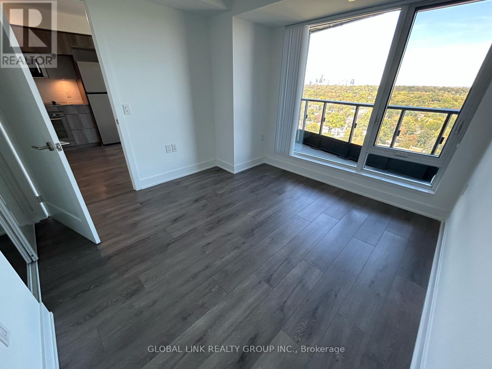 2115 - 585 Bloor Street E Property Photo 8