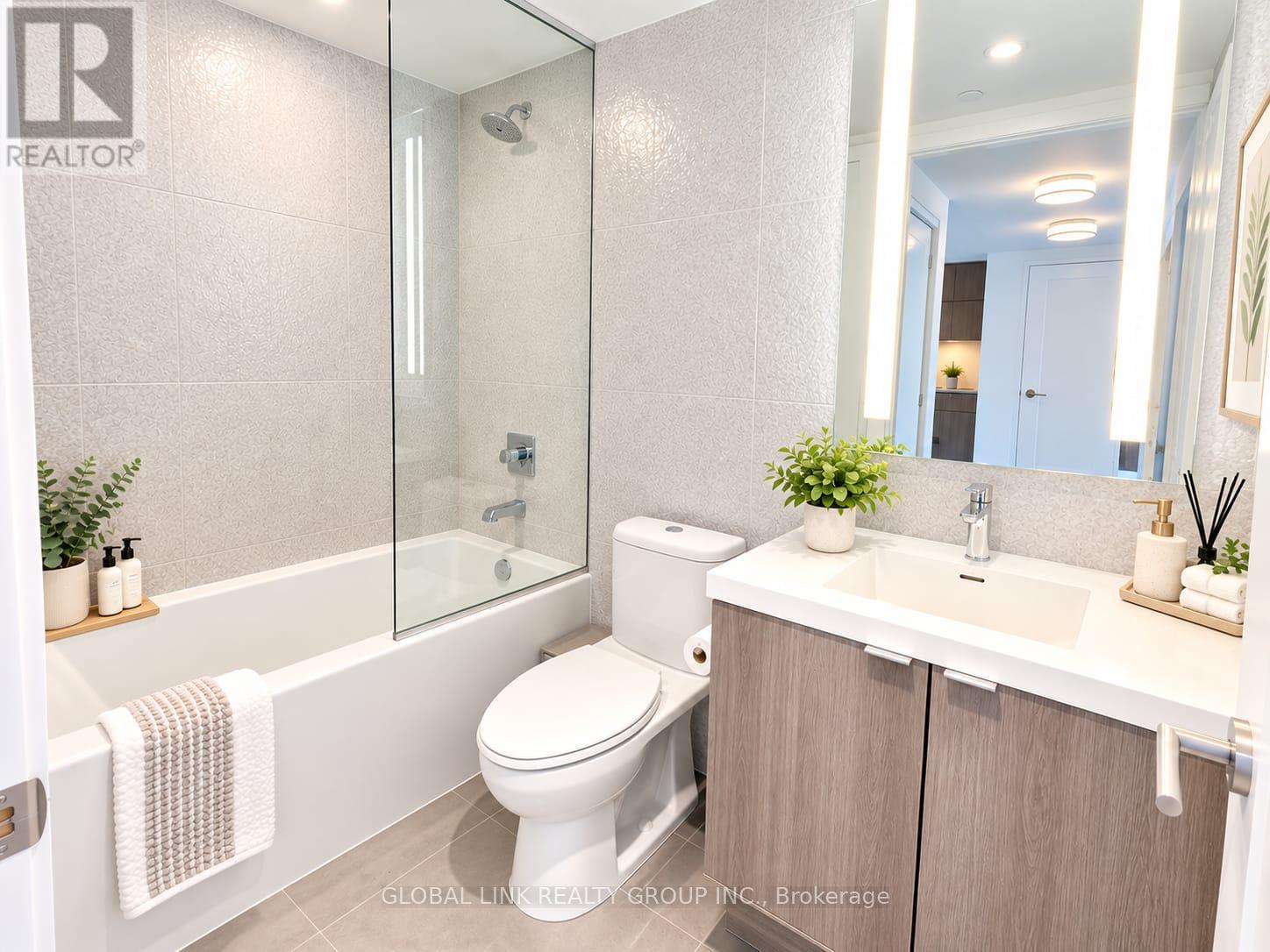 2115 - 585 Bloor Street E Property Photo 10