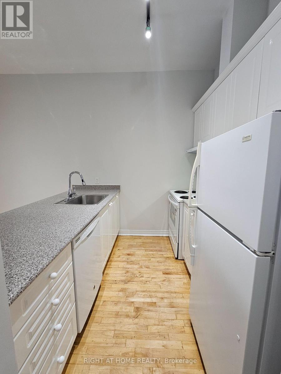 207 - 524 Yonge Street Property Photo 3