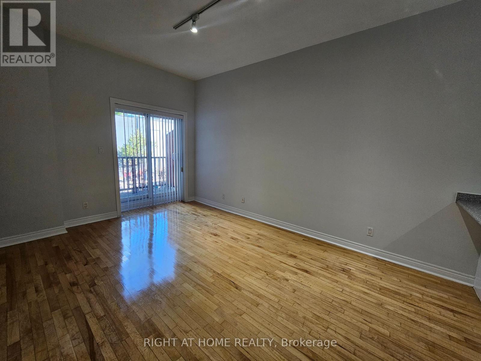 207 - 524 Yonge Street Property Photo 10