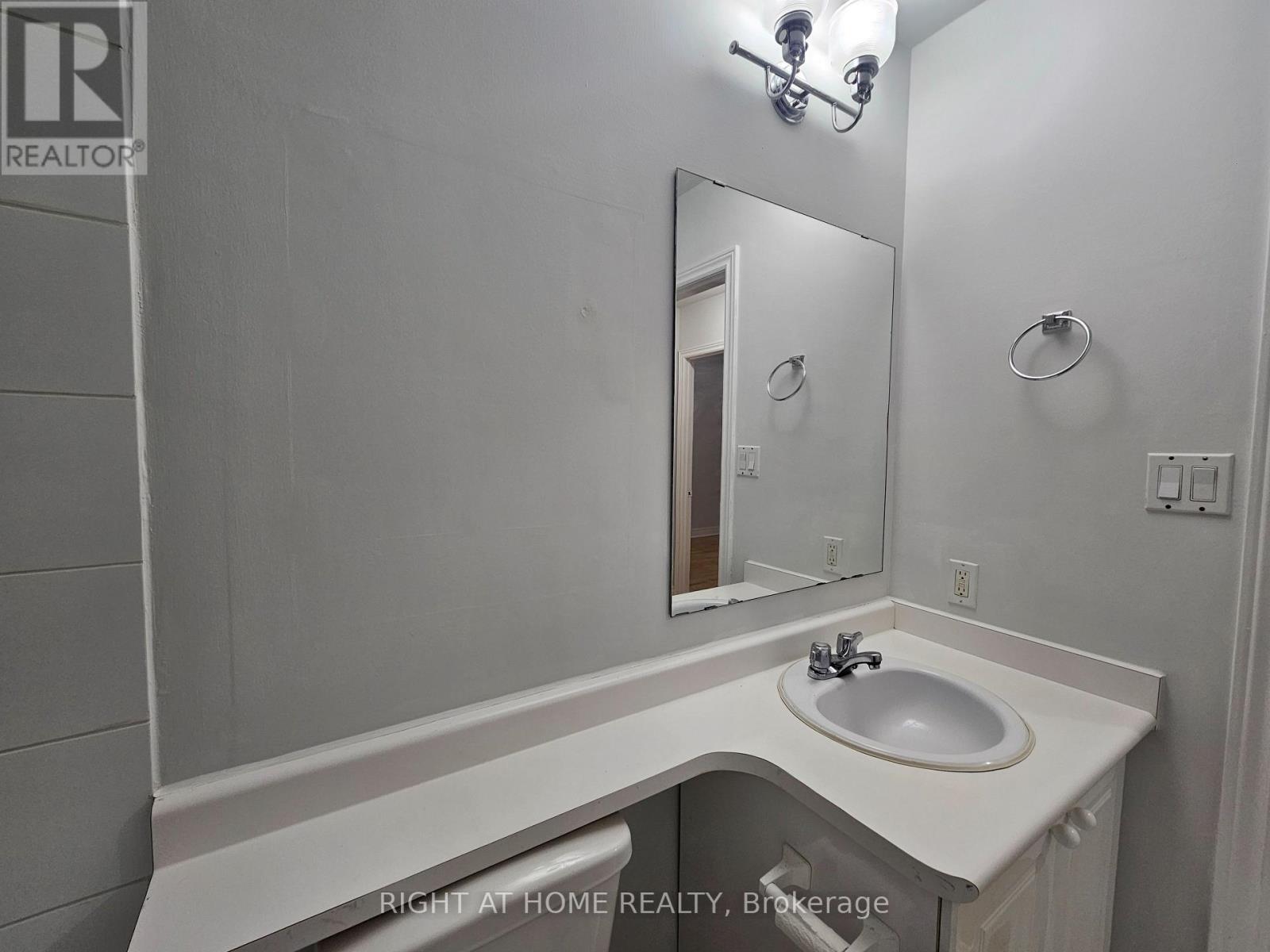 207 - 524 Yonge Street Property Photo 24