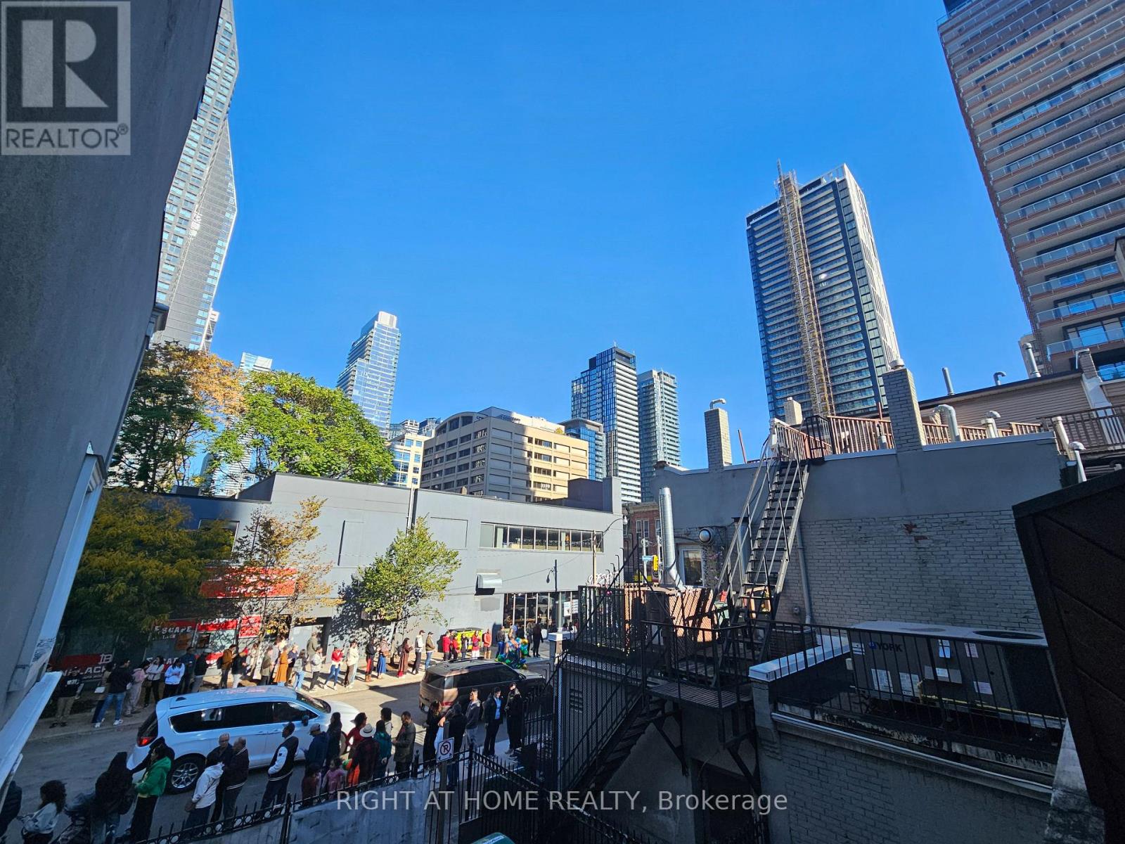 207 - 524 Yonge Street Property Photo 28