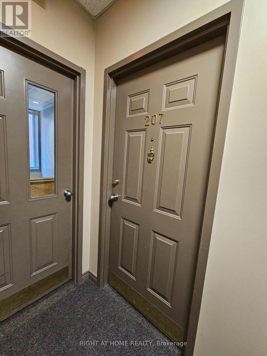 207 - 524 Yonge Street Property Photo 34