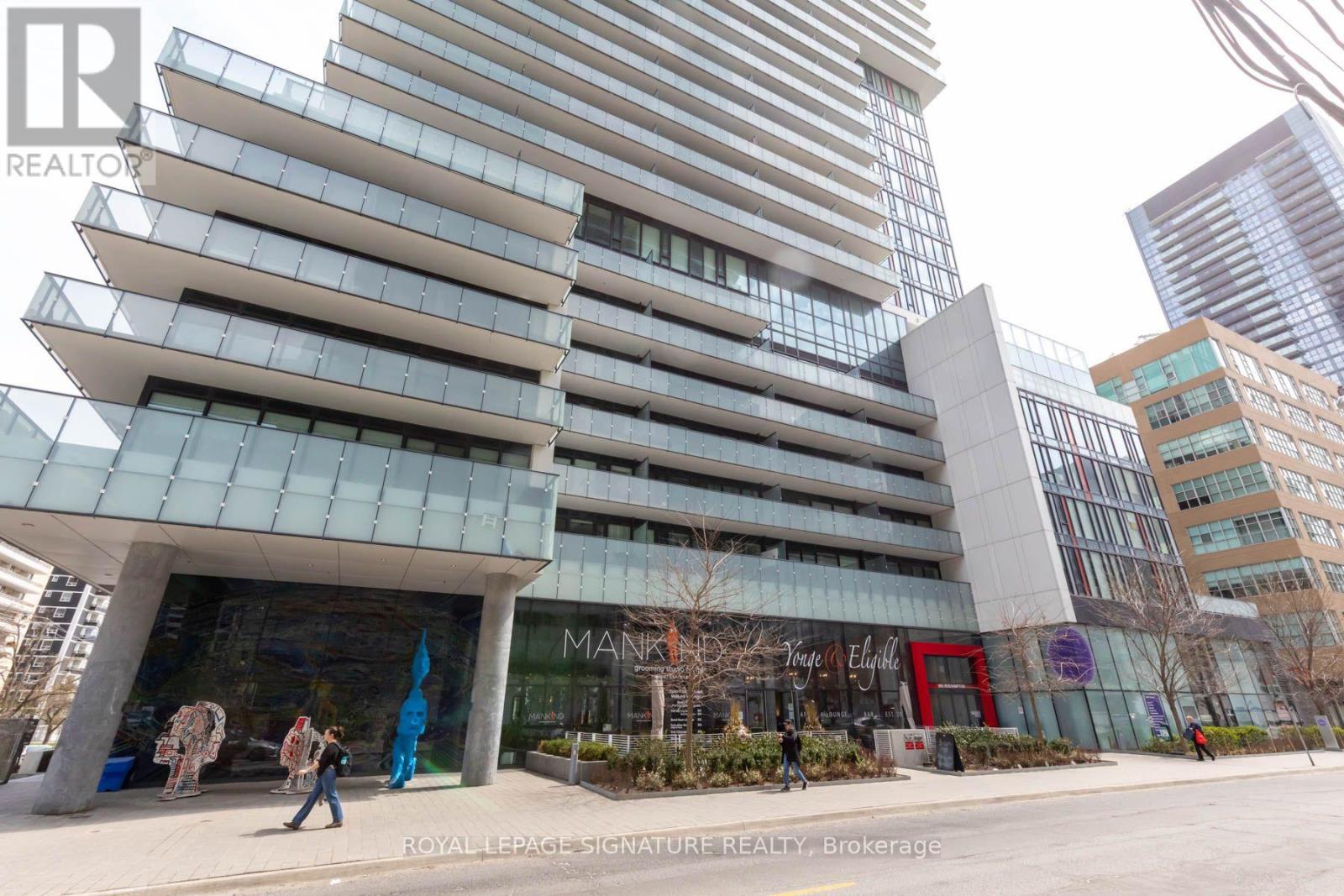 2805 - 185 Roehampton Avenue Property Photo 2