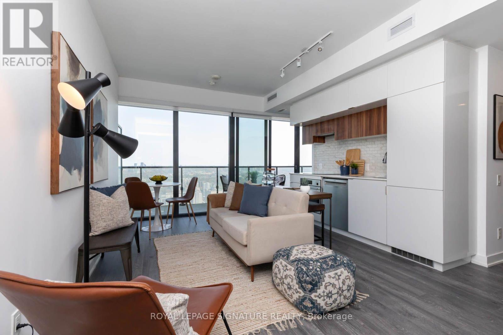 2805 - 185 Roehampton Avenue Property Photo 5