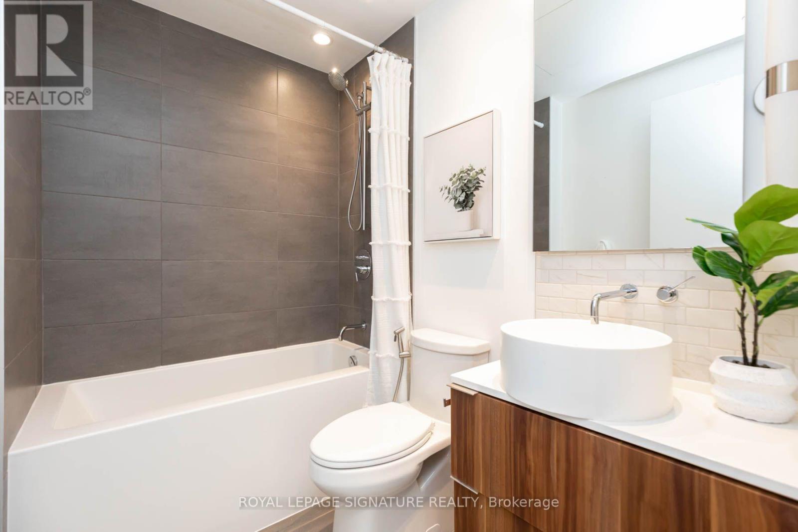 2805 - 185 Roehampton Avenue Property Photo 21