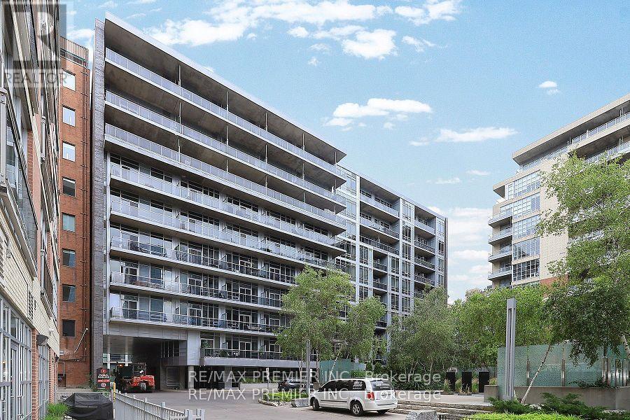501 - 399 ADELAIDE STREET W Property Photo 1